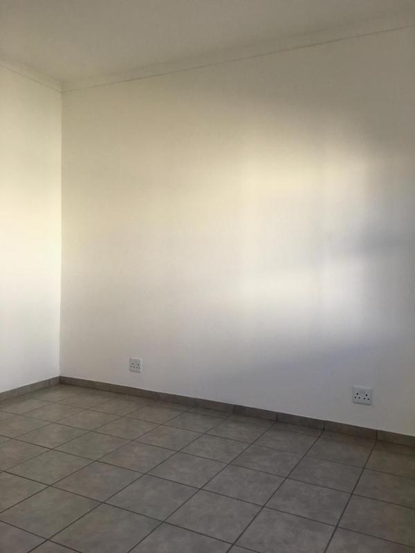 To Let 4 Bedroom Property for Rent in Cloetesville Western Cape